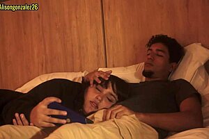 No puedo superar las ganas de follarme a mi hermanastra despues de verla acostada en mis piernas fantasiahardcoresex x alisongonzalez26