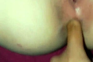 Doble Penetraci�n Latina Sex with Dildo and Masturbation