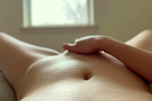 Open your mouth wide, honey! Watch this wet slut milf masturbate to orgasm!