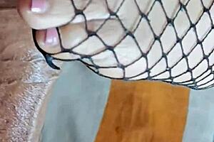 Foot Fetish Follandola Delicioso Y Acabando En Sus Pies B�scanos Juanlatino