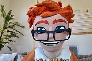 Black-Haired Harley Haze Plays with Toys!