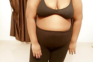 Wow, Check Out This Sexy Indian Jharkand Girl's Curves!