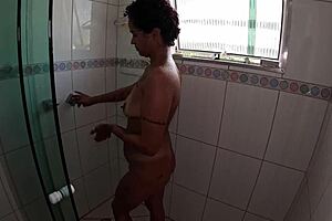 talita lima’s primeira vez behind the cameras, getting wet and wild 😍