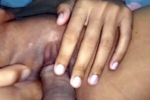 How does this tight wet pussy get filled with creampie?