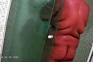 hidden camera caught naughty chubby stepmom taking vanho 😏