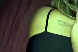 Tira camisinha e me fode s� n�o pode gozar dentro por que vou engravidar