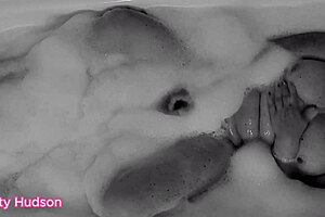 curvy kity hudson bathes with a dildo vibrator
