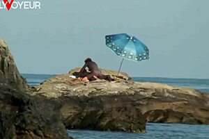 Wanna see beach voyeur turn into hardcore sex?