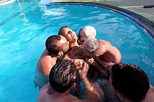 Gangbang with the naughtiest married chick in Floripa - 7 guys drilling her raw