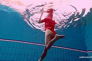 is avenna spreading her sexy ass underwater while bathing nude in the pool?