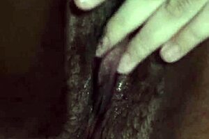 Teen rubs her virgin pussy solo