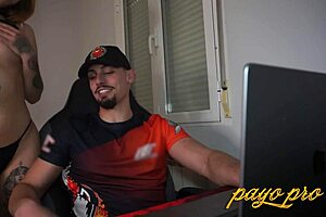 Novia Calienta A Pareja Teletrabajando - Melania Dark Payo Pro