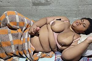 Futanari madrasta gordinha gets a big cock and a huge cum load