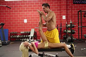 Dive Into Sweaty Pussy