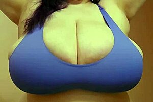 Oh, huge titty Sarah is so fat and BBW!