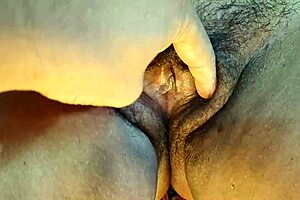 desi bhabi cleaning her hairy pussy