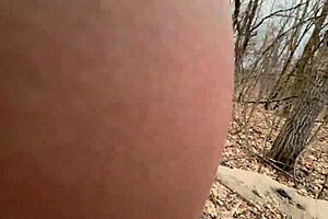 नंगे होकर जंगल में जोर से चोदी जा रही है