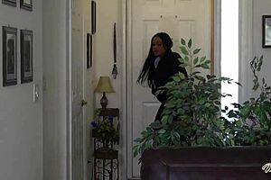 Nyssa Nevers toys solo squirting