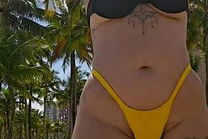 Married Woman Sucks In Toilet