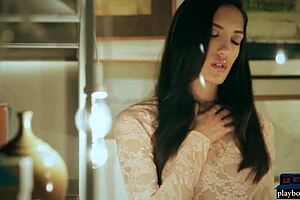 Latina Milf Chloe Amour Fingers Her Wet Pussy in Solo Masturbation Session