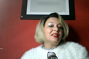 lola chats about fun and flirty things with a giggle