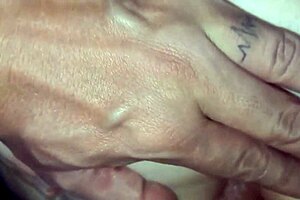 10 minutos de anal amador sem camisinha quebrando v�rias vezes o cuzinho apertado da minha puta