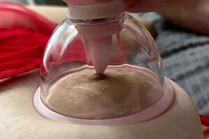 Colombian brunette enjoys nipple licking on bed