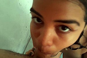 I fuck my stepsister in the shower until I cum in her mouth