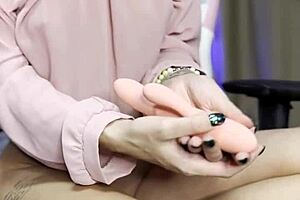 omg, testing santa’s new toy on my pussy, got such a hot orgasm! 🔥