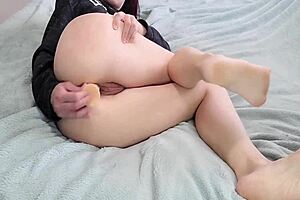 Watch this solo milf moaning through her orgasms.