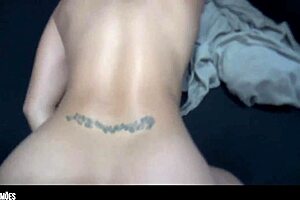 Wow, Morena Gostosa Rabunda Gets Nailed Hard by Her Hung Boyfriend!