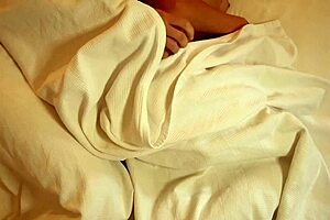 He intensely cums on my unshaven pussy and stomach during early morning homemade sex