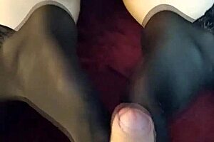 Amateur Black Girl Gives Intense Footjob In Stockings