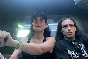 amigo de mi novio me folla el culo por apuesta y graba