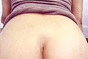 Ass shaking is hot, my girlfriend's ass bounces wonderfully