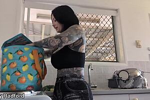 Gold Coast Holiday Vlog with Cute Aussie Babe