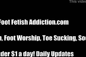 want me to cum on your feet?