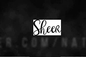 colegiala uniformada hace trato con padrastro