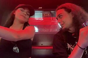 amigo de mi novio me folla el culo por apuesta y graba