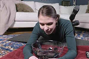 Watch This Blond Slave Degrade Herself