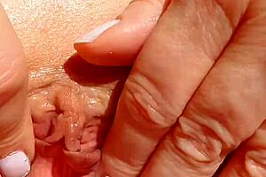 Maturemons Delivers Intense Close-Up Yoni Massage Action