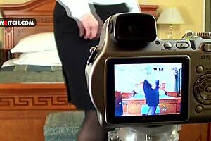 Gorgeous Babe Explores Her Curves with a Toy