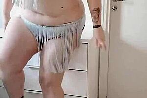 Belly dance with bbw big ass! 🔥
