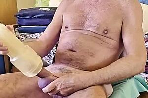 i was camming with my friend and we were fucking with fleshlight together, it drives me crazy!