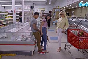 I’m an amateur teen 18+ sucking huge black cock and getting fucked outdoors!