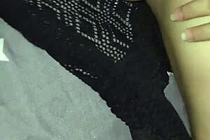 Encuentro a Mi Madrastra Acostada en Mi Cuarto 1