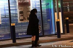 LOOK AT THAT MATURE WOMAN FLASHING HER TITS IN PUBLIC!