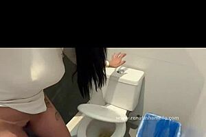 Renatinha Mello's public street adventure with intense emotions.