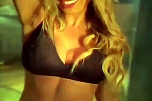 Cinthia Fernandez, the Argentinian putita, shows off 😈