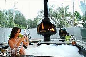 I FUCK A NEW FAN SHIT HE CUMS INSIDE MY ASSHOLE